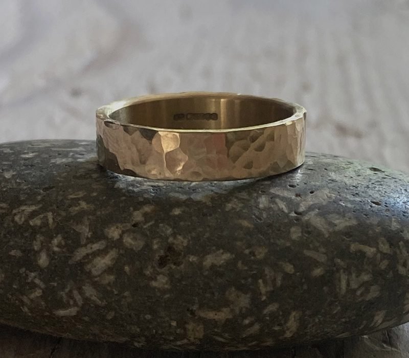môr textured eco-friendly recycled gold wedding band